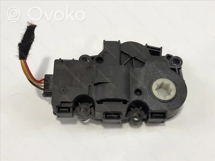 BMW 5 G30 G31 Motorino attuatore ricircolo aria dell’A/C 64119384023