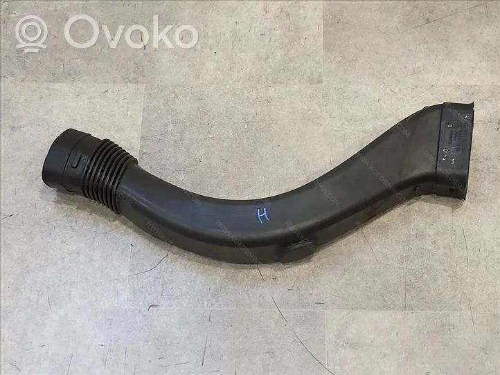 BMW 6 F12 F13 Rura / Wąż dolotowy powietrza 13717624030