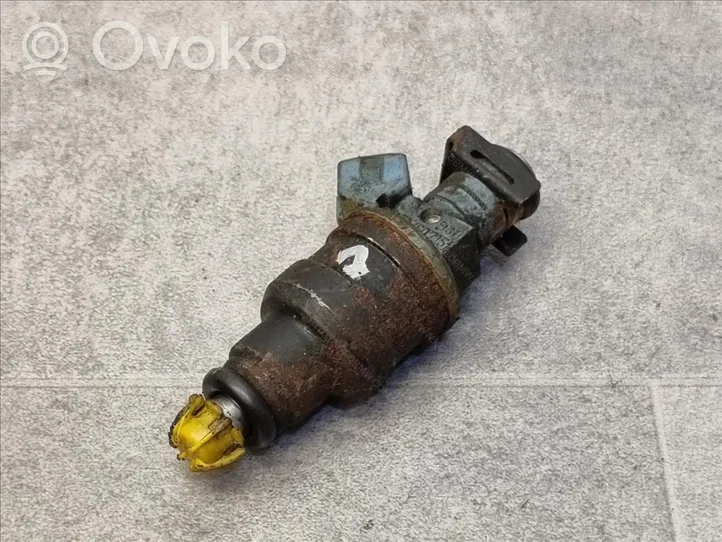 BMW 8 E31 Fuel injector 13641731357