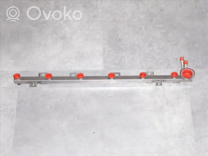BMW 3 E36 Kraftstoffverteiler Einspritzleiste Verteilerrohr 13531740111