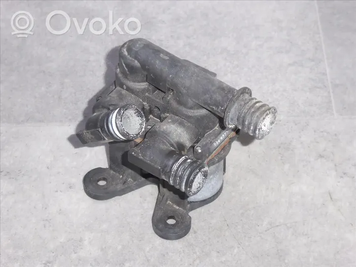 BMW 5 E34 Tubo flessibile radiatore 64118391417