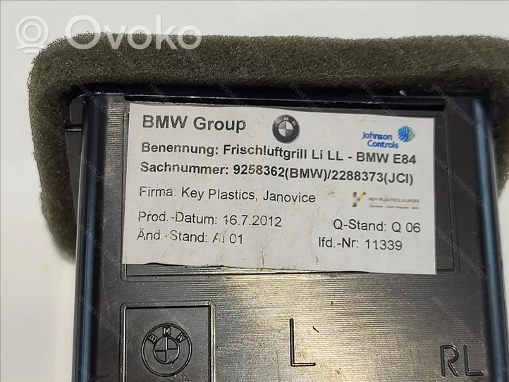 BMW X1 E84 Dysze / Kratki środkowego nawiewu deski rozdzielczej 64229258362