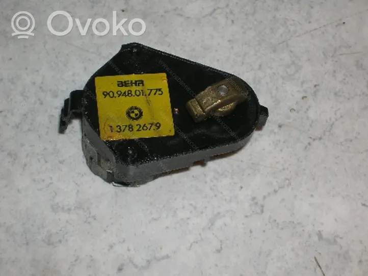 BMW 5 E34 Motorino attuatore ricircolo aria dell’A/C 64118364761