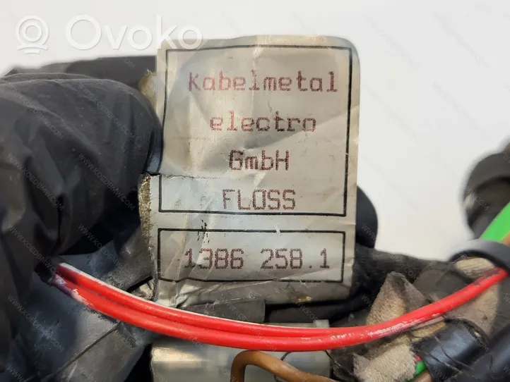 BMW 3 E30 Borto kompiuterio valdymo jungtukas (-ai) 61121386258