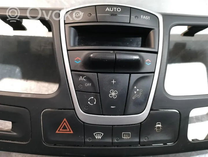 Renault Laguna III Panel klimatyzacji / Ogrzewania 275100002R