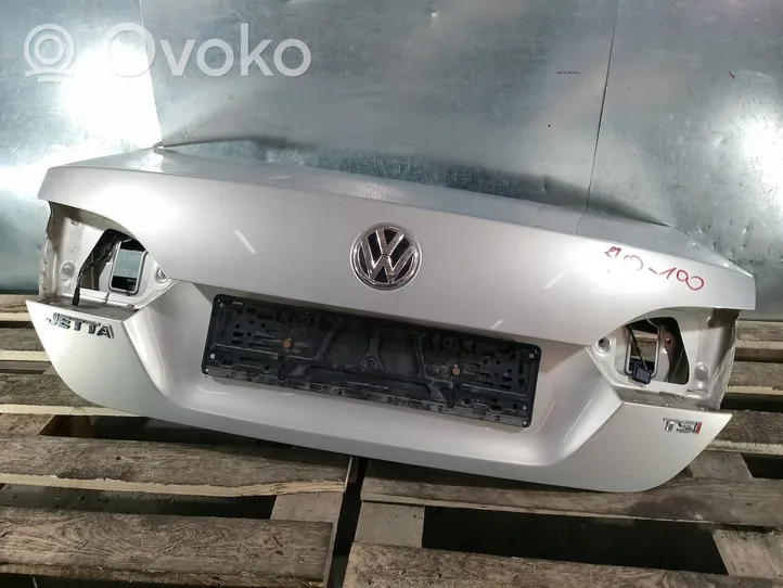 Volkswagen Jetta VI Takaluukun/tavaratilan kansi 