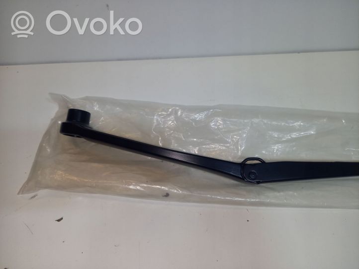 Hyundai Tucson TL Front wiper blade arm 98321N7000