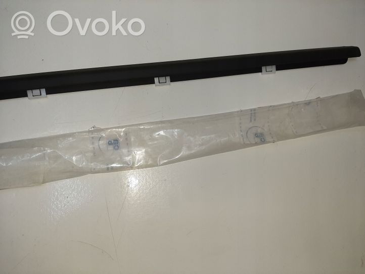 Hyundai Elantra VI Verkleidung Türfenster Türscheibe vorne 82220F2010