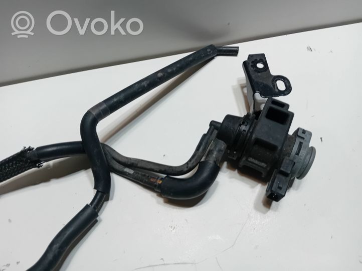 Renault Trafic II (X83) Vacuum valve 8200575400