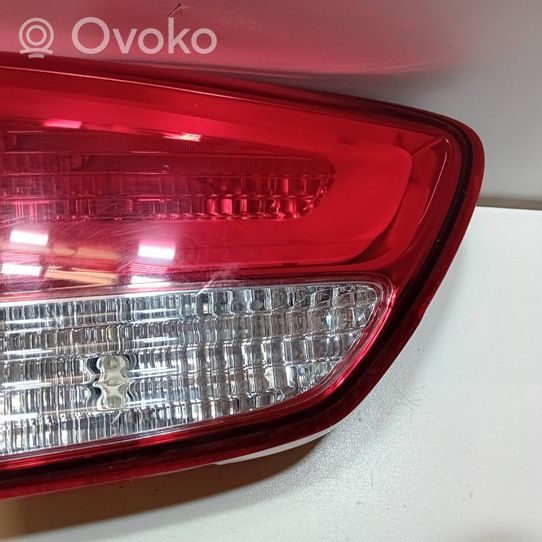 KIA Carens III Lampy tylnej klapy bagażnika 92403A4