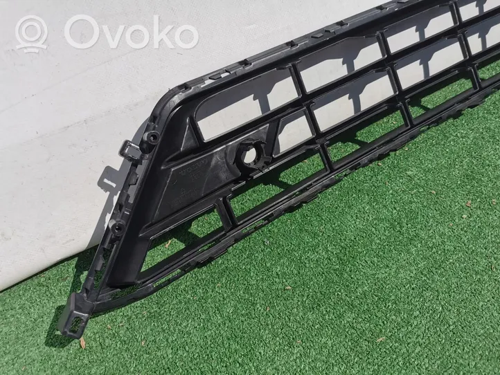 Volvo XC60 Front bumper lower grill 32234933