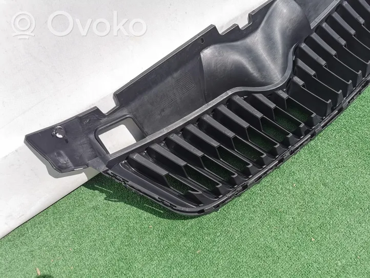 Skoda Fabia Mk2 (5J) Maskownica / Grill / Atrapa górna chłodnicy 5J0853668C