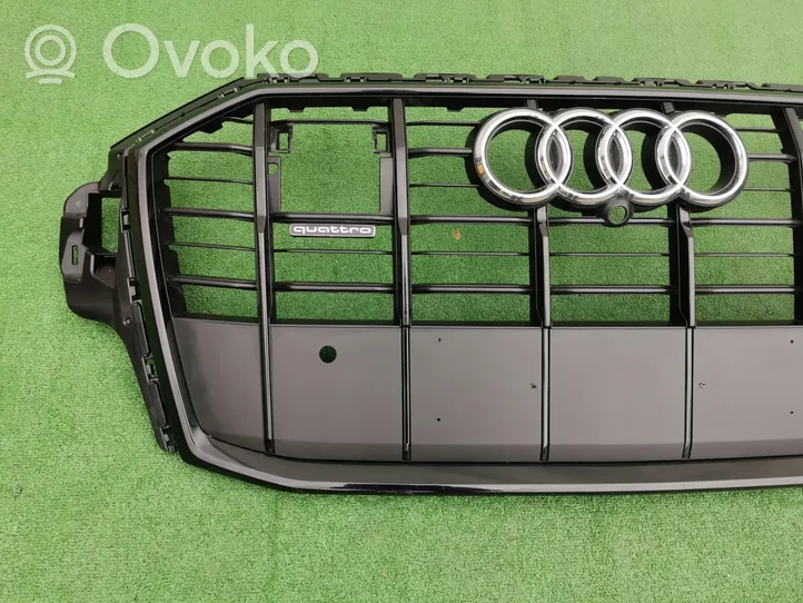 Audi Q7 4M Etupuskurin ylempi jäähdytinsäleikkö 4M0853651AJ