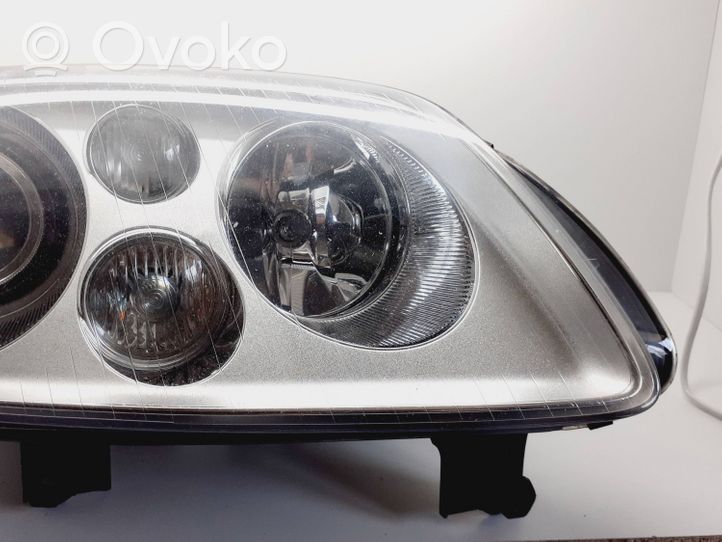 Volkswagen Touran I Lampa przednia 0301205272