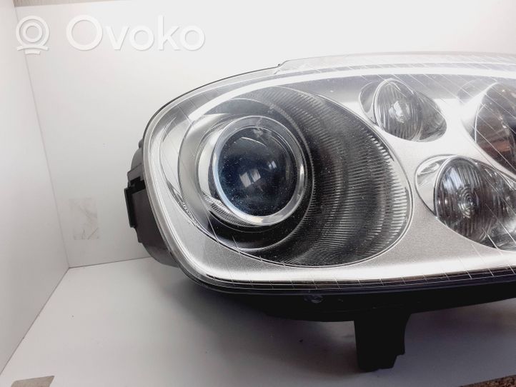 Volkswagen Touran I Lampa przednia 0301205272