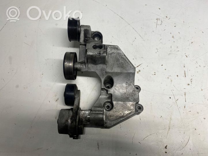 Hyundai ix35 Supporto del generatore/alternatore 