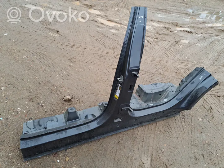 BMW X7 G07 Rear sill (body part) 