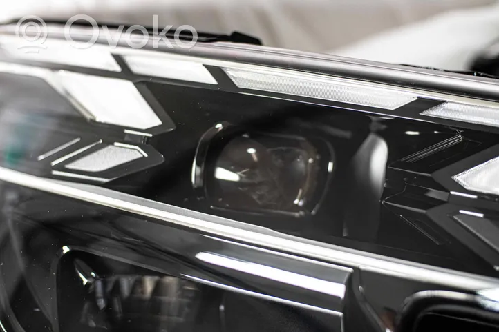 Audi Q8 Lampy przednie / Komplet 6E0196887