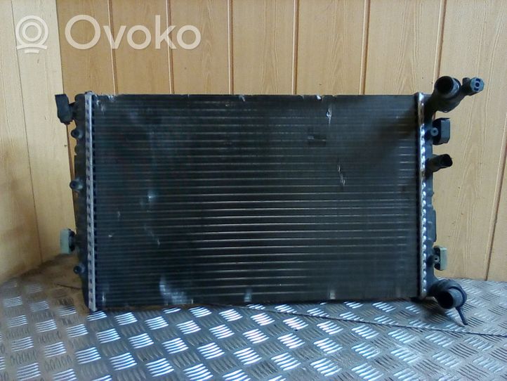 Volkswagen Polo IV 9N3 Radiatore di raffreddamento 6Q0121253Q