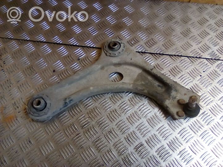 Citroen C3 Front lower control arm/wishbone 