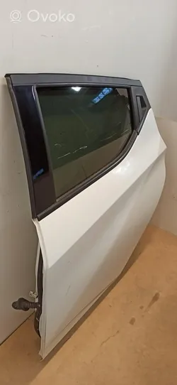 Nissan Micra K14 Aizmugurējās durvis 