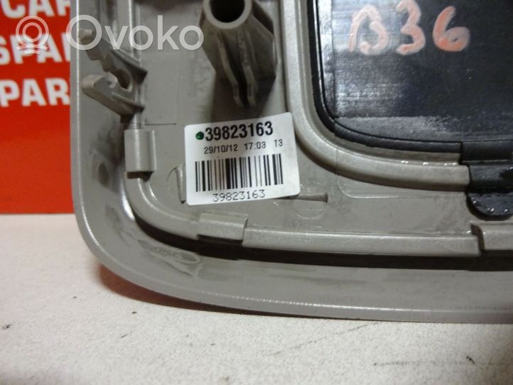 Volvo S80 Światło fotela przedniego 39823163