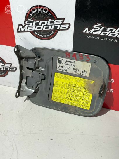 Audi A4 S4 B5 8D Bouchon, volet de trappe de réservoir à carburant 8D0010139D