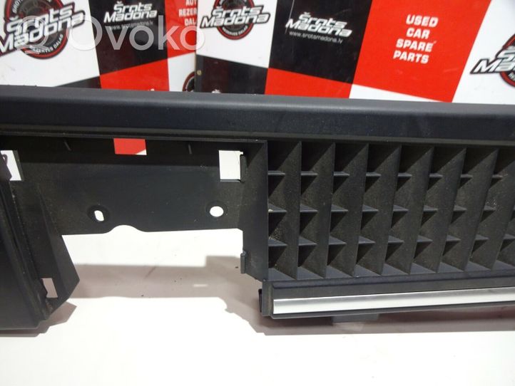 Land Rover Range Rover L322 Grille de plage arrière 7010348