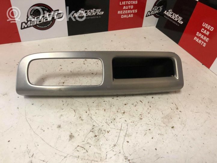 Volvo C30 Rivestimento pulsantiera finestrino della portiera anteriore 8663815