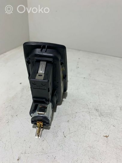 BMW 1 E81 E87 Connettore plug in AUX 7132045