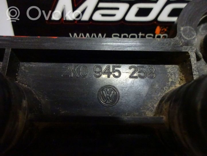 Volkswagen Caddy Galinio žibinto detalė 2K0945258