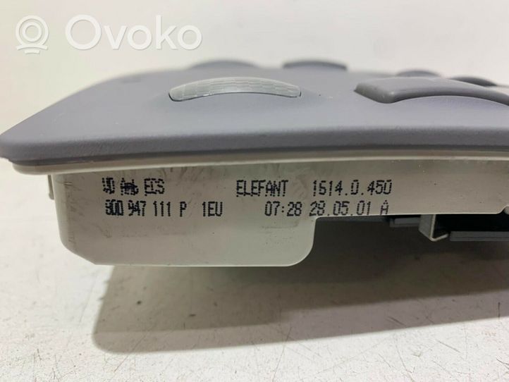 Audi A4 S4 B5 8D Światło fotela przedniego 8D0947111P