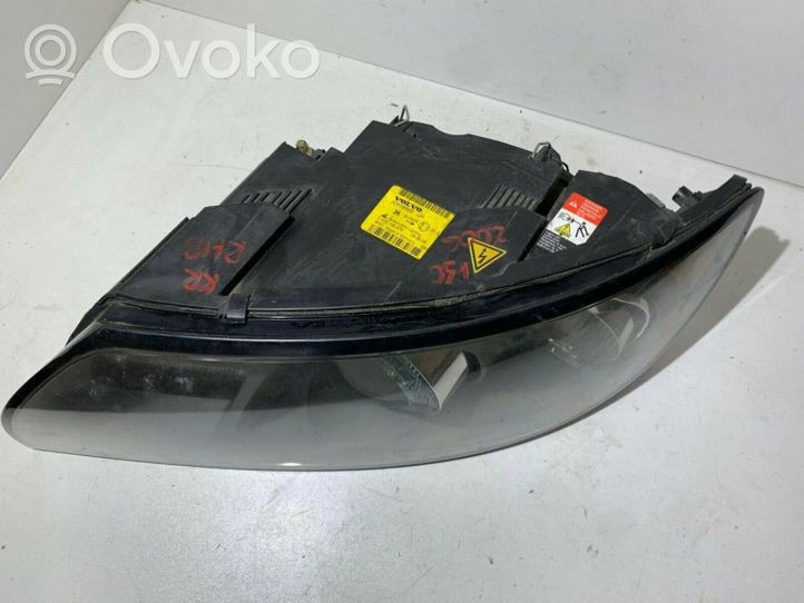 Volvo V50 Lampa przednia 30698895