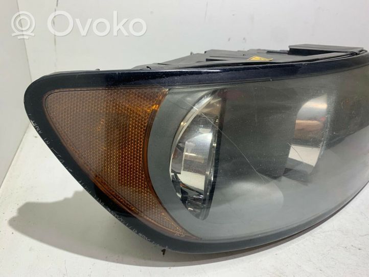 Volvo V50 Lampa przednia 30698896