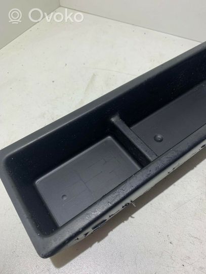 BMW 3 E46 Altri elementi della console centrale (tunnel) 8248493