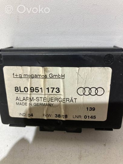 Audi A8 S8 D2 4D Boîtier module alarme 8L0951173