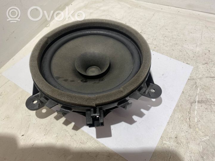 Volvo C30 Altavoz de la puerta delantera 30657444