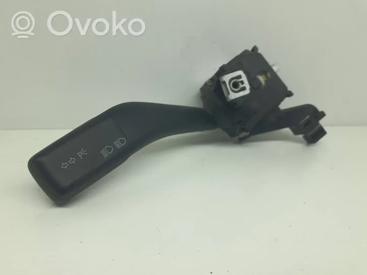 Volkswagen Golf Plus Suuntavilkun vipu 1K0953513