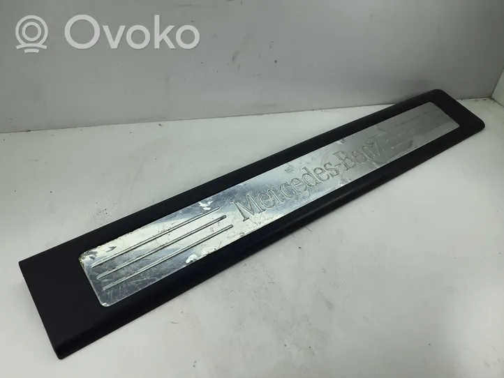 Mercedes-Benz ML W164 Other sill/pillar trim element A1646803435