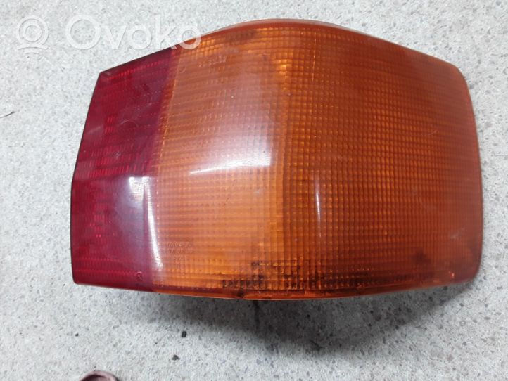 Audi 80 90 B3 Luz trasera/de freno 893945096B