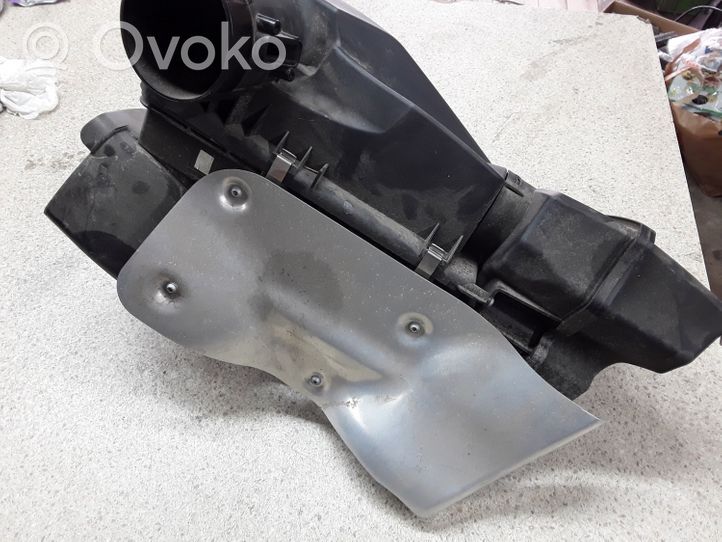 BMW 4 G22 G23 G24 G26 Boîtier de filtre à air 8680426