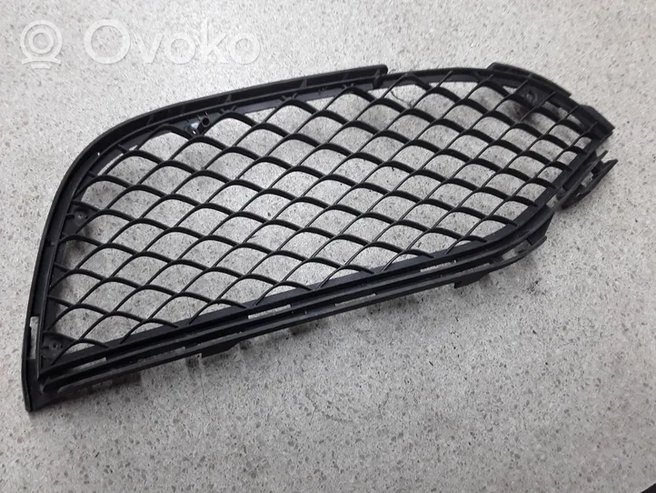 Mercedes-Benz C AMG W205 Grille inférieure de pare-chocs avant A2058852823