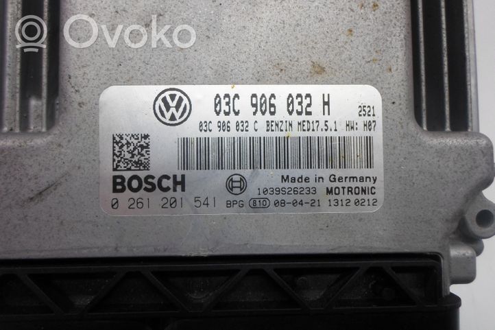 Volkswagen Golf V Variklio valdymo blokas 03C906032H