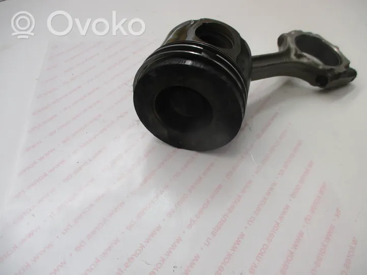 Toyota Urban Cruiser (XP110) Piston avec bielle 