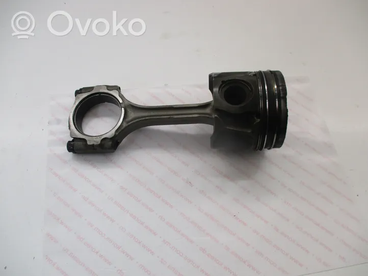 Toyota Urban Cruiser (XP110) Piston avec bielle 