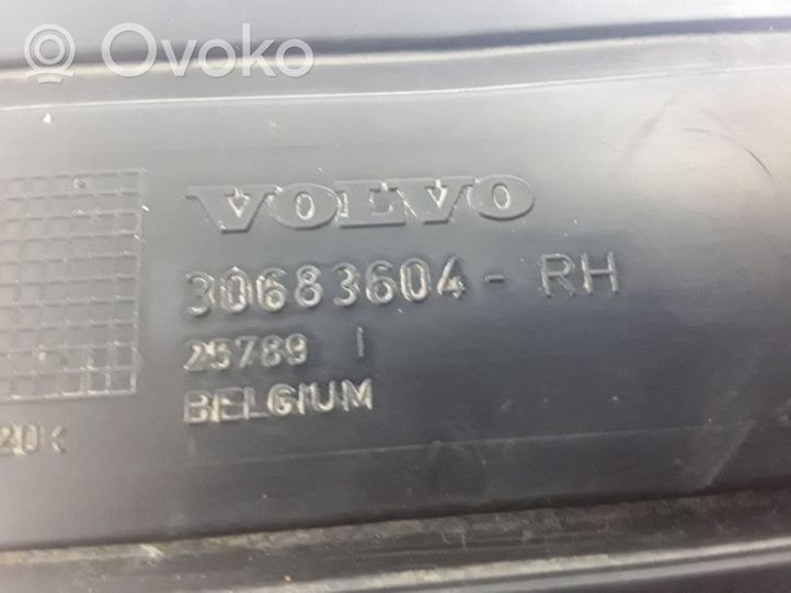 Volvo V50 Alustan etusuoja välipohja 