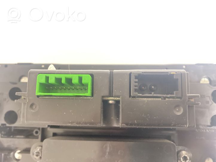 Volvo XC90 Radio/CD/DVD/GPS head unit 