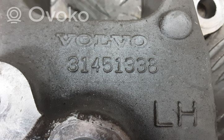 Volvo XC90 Taka-akselin pyöräntuenta 31451338