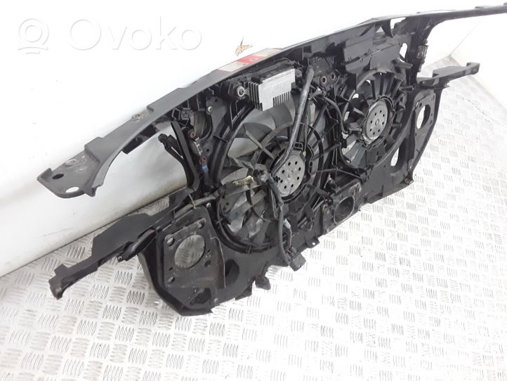 Audi A4 S4 B6 8E 8H Radiatorių panelė (televizorius) 8E0805594B