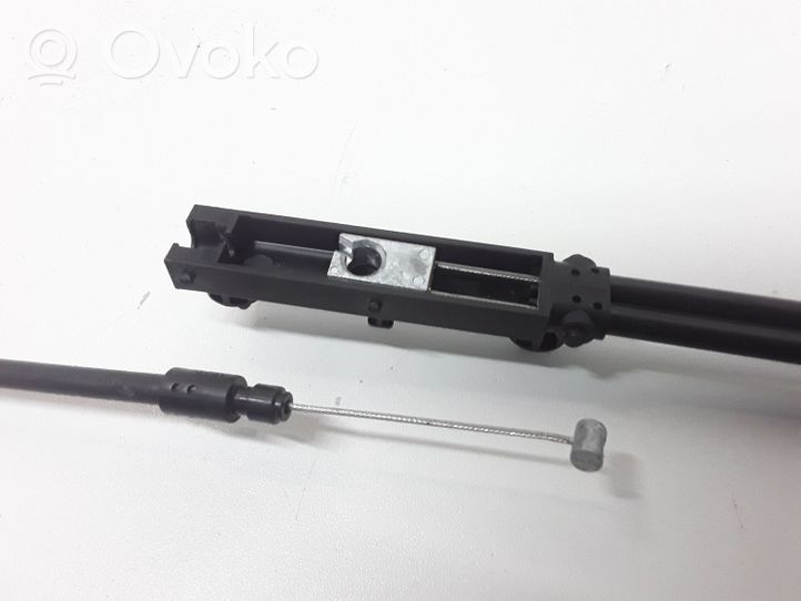 BMW 5 G30 G31 Troselis variklio dangčio spynos 7347413